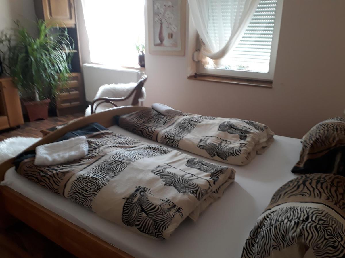 Hotel City Camping& Apartman &Bungalow Győr Esterno foto