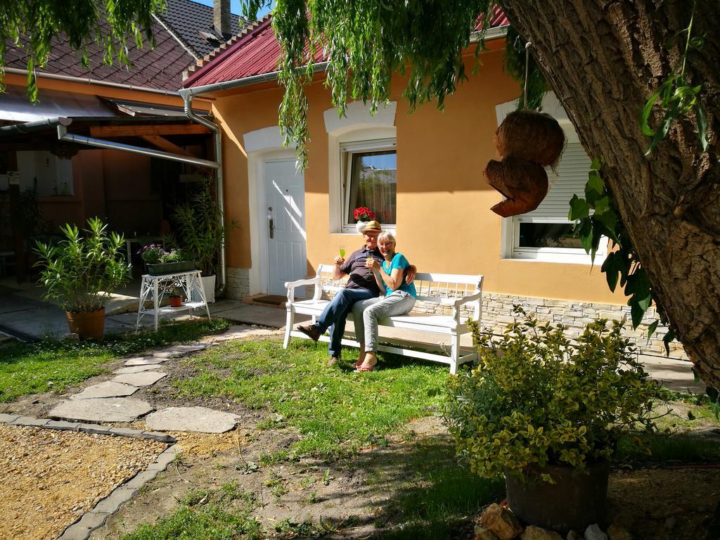 Hotel City Camping& Apartman &Bungalow Győr Esterno foto