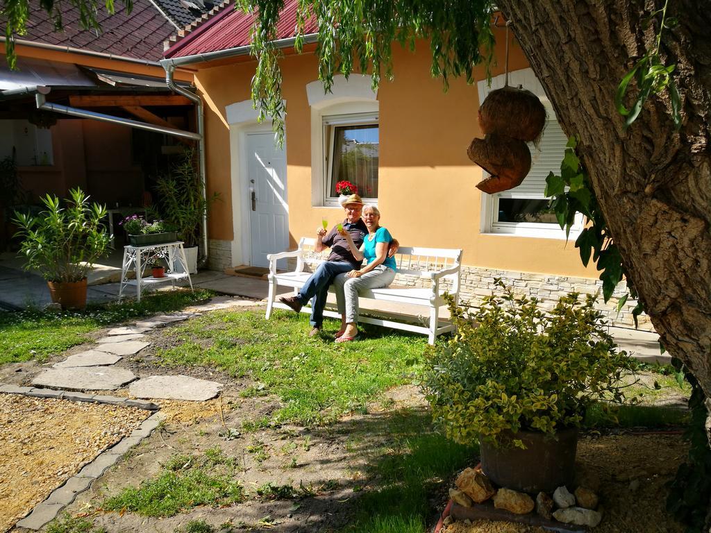 Hotel City Camping& Apartman &Bungalow Győr Esterno foto