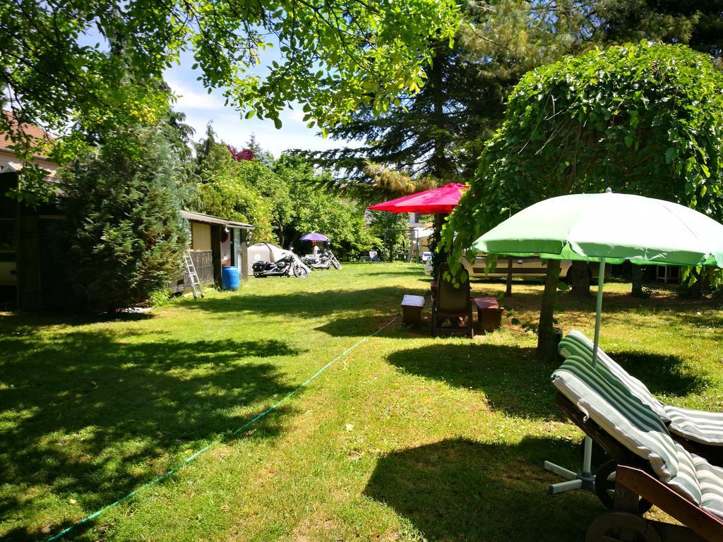 Hotel City Camping& Apartman &Bungalow Győr Esterno foto