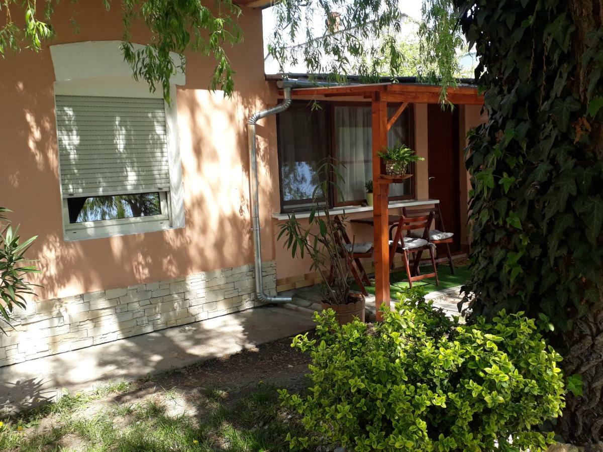 Hotel City Camping& Apartman &Bungalow Győr Esterno foto