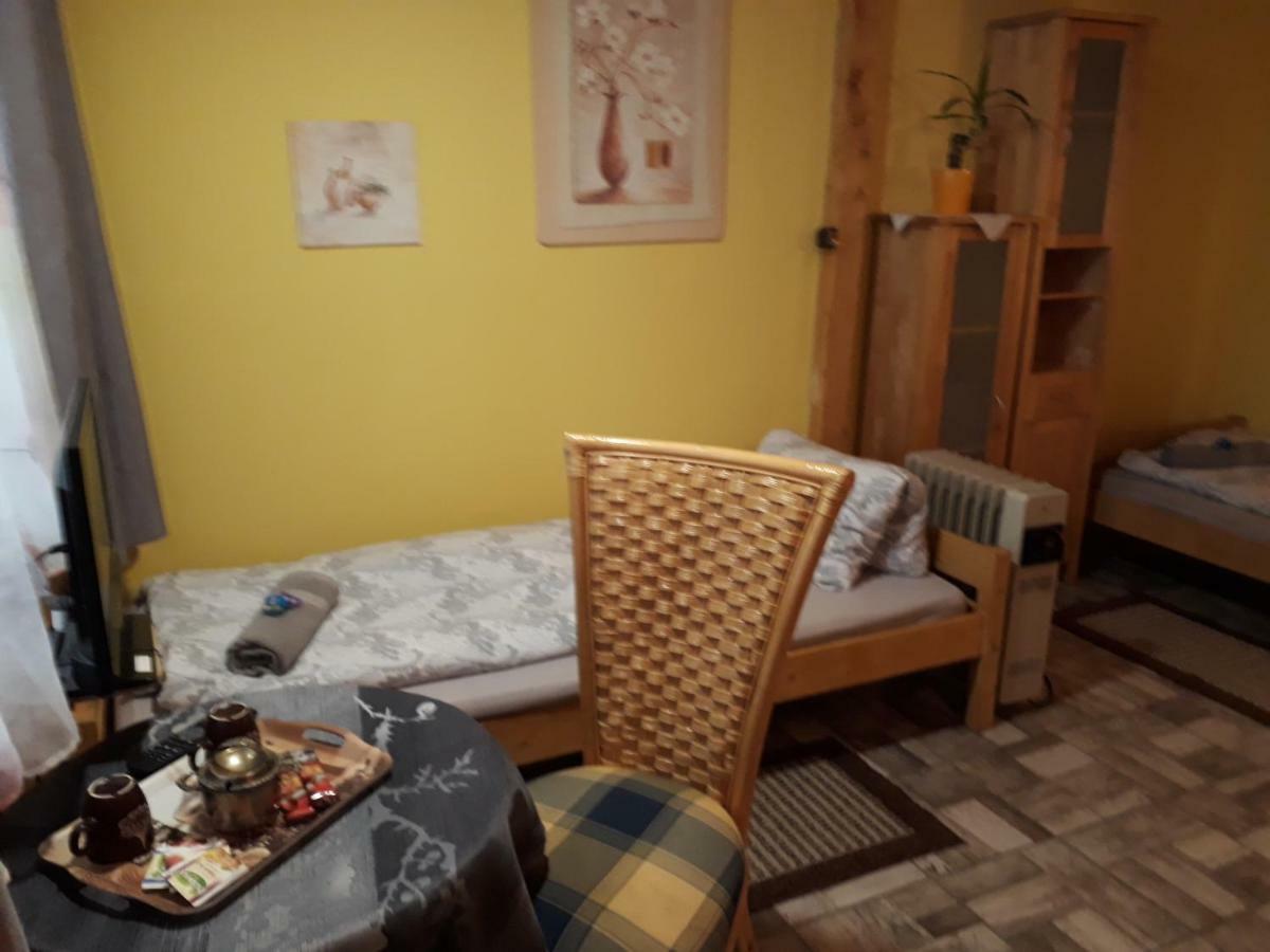 Hotel City Camping& Apartman &Bungalow Győr Esterno foto