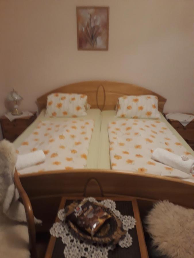 Hotel City Camping& Apartman &Bungalow Győr Esterno foto
